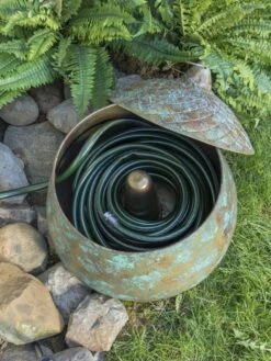 Acorn Hose Pot -Garden Decor Store 3 4 crop 8613361 01V