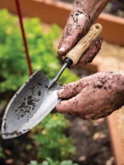 Gardener's Lifetime Trowel -Garden Decor Store 8586972 3242 tif